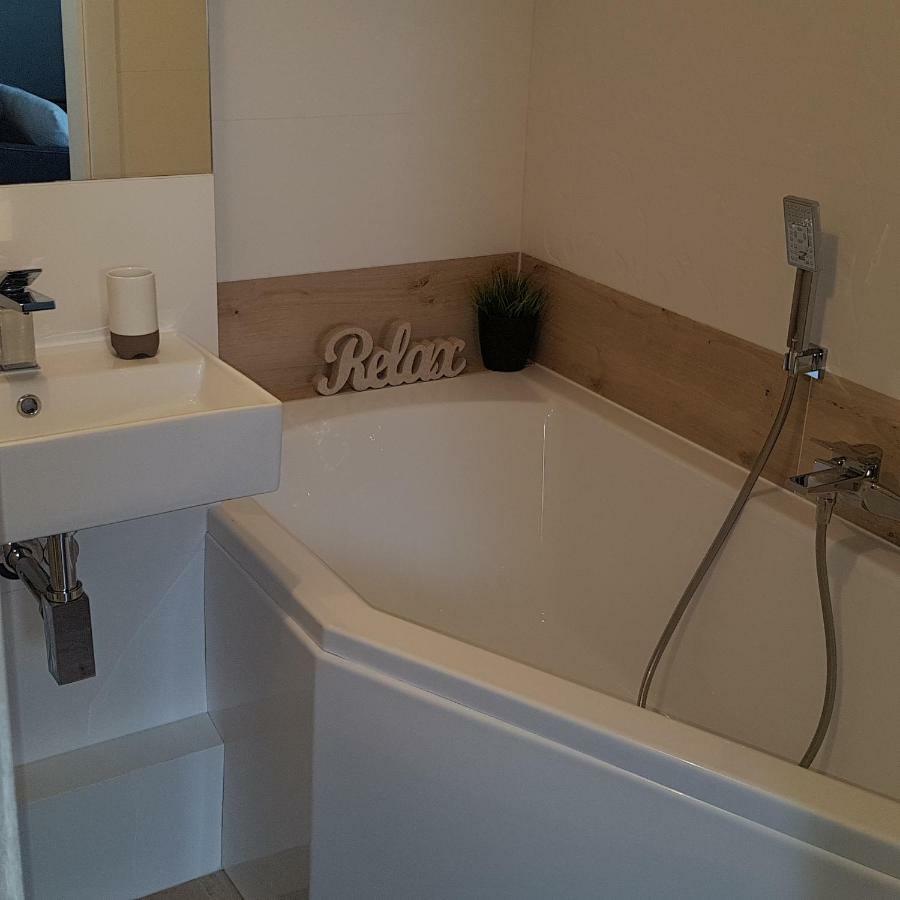 Black Rose Apartament Targi 3 Km, F-Ry Vat Kielce Exterior foto
