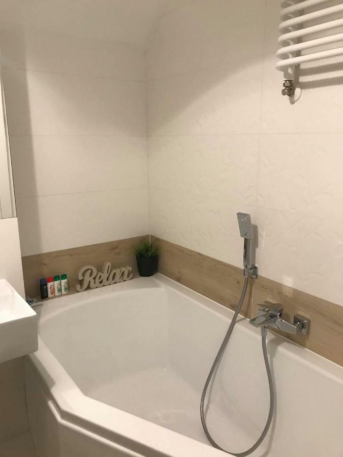 Black Rose Apartament Targi 3 Km, F-Ry Vat Kielce Exterior foto